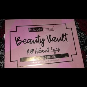Beauty Vault All About Eyes Rose Gold Edition